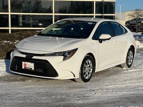 Used 2024 Toyota Corolla LE image 7