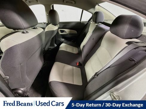 Used 2014 Chevrolet Cruze LS FWD image 27