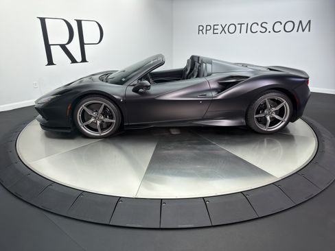 Used 2021 Ferrari F8 Tributo RWD image 6