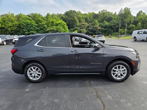 Used 2023 Chevrolet Equinox LT AWD/4WD image 9