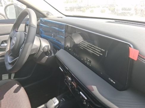 New 2026 Nissan Kicks SR w/ Cold Weather Package image 12