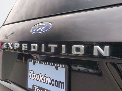 Used 2025 Ford Expedition Max Platinum AWD/4WD image 26