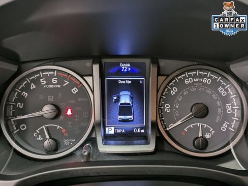 Used 2021 Toyota Tacoma TRD Off-Road w/ TRD Premium Off Road Package AWD/4WD image 16