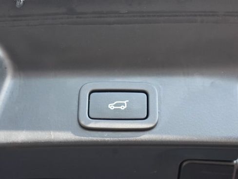 Used 2018 Jaguar F-PACE Premium AWD/4WD image 22