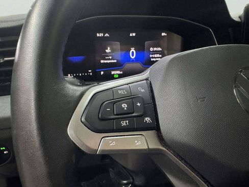 Used 2025 Volkswagen Jetta SE FWD image 17