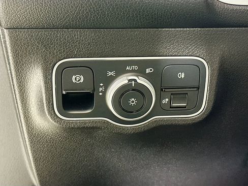 Certified 2023 Mercedes-Benz GLB 250 4MATIC image 10