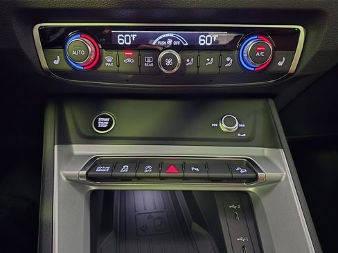 Certified 2025 Audi Q3 2.0T Premium w/ Convenience Package image 16