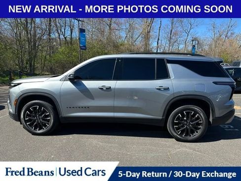 Used 2025 Chevrolet Traverse LT w/ Sun and Wheel Package image 7