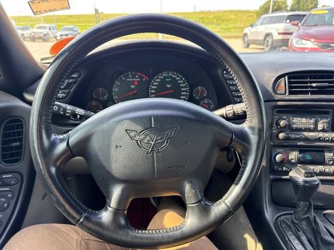 Used 2000 Chevrolet Corvette Coupe w/ Memory Pkg RWD image 10