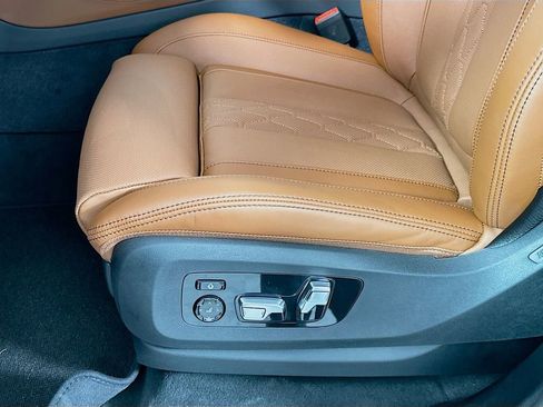 New 2026 BMW X5 M60i image 21