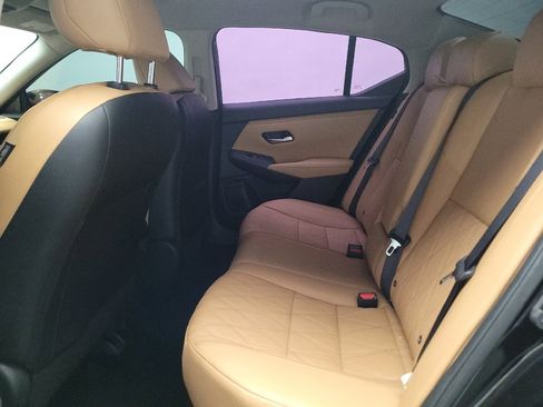 Used 2021 Nissan Sentra SV w/ SV Premium Package FWD image 17