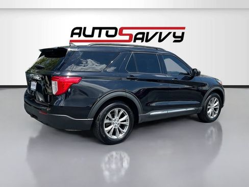 Used 2022 Ford Explorer XLT w/ Equipment Group 202A AWD/4WD image 7