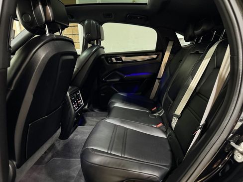 Used 2022 Porsche Cayenne S image 22
