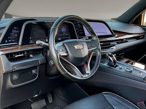 Used 2023 Cadillac Escalade Premium Luxury RWD image 13