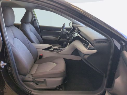 Used 2019 Toyota Camry FWD image 27