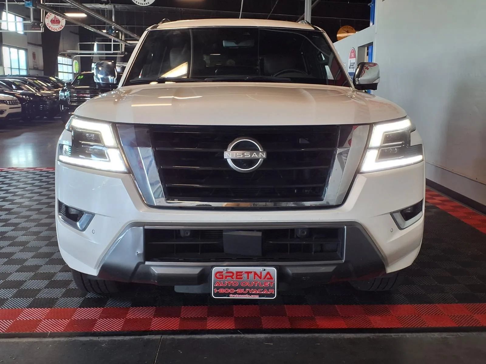Used 2022 Nissan Armada Platinum w/ Captain's Chairs Package AWD/4WD image 3