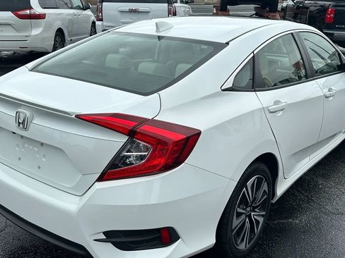 Used 2018 Honda Civic EX-T image 5