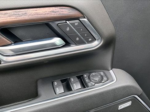 New 2026 GMC Sierra 2500 SLT AWD/4WD image 16