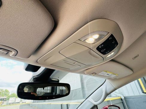 Used 2019 Chrysler Pacifica Touring-L w/ Advanced Safetytec Group FWD image 19