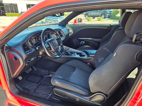 Used 2022 Dodge Challenger GT image 15