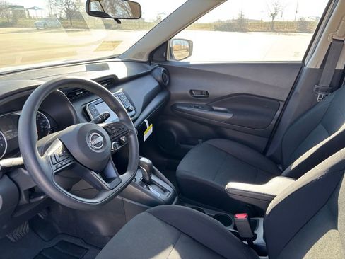 Used 2025 Nissan Kicks Play S image 15