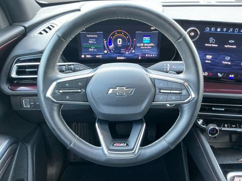 Used 2025 Chevrolet Traverse Z71 AWD/4WD image 12
