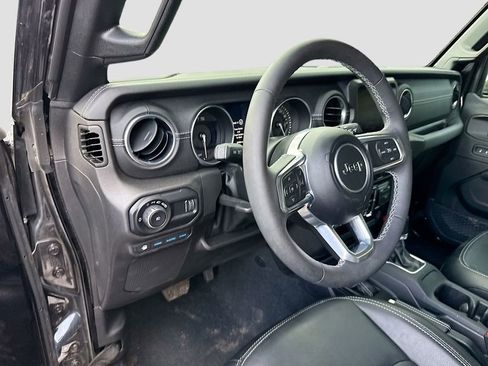 Used 2023 Jeep Wrangler Unlimited Sahara w/ Cold Weather Group AWD/4WD image 10