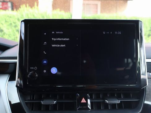 Used 2025 Toyota Corolla SE image 29