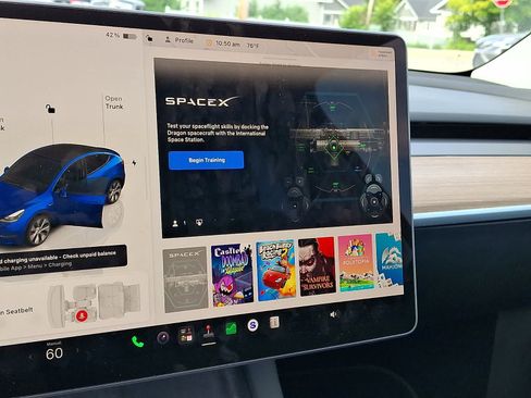 Used 2023 Tesla Model Y AWD image 28
