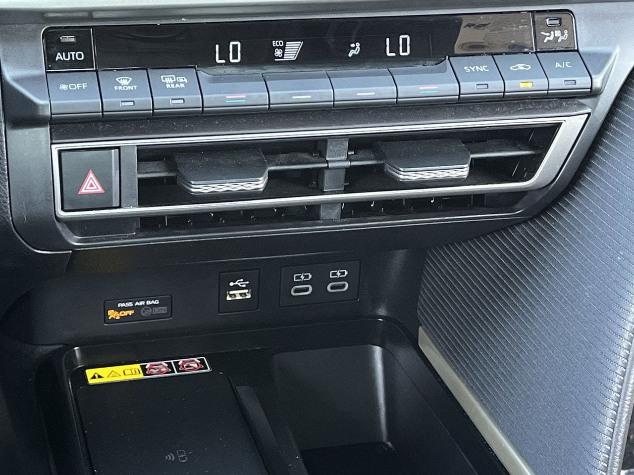 Used 2025 Toyota Camry SE FWD image 18