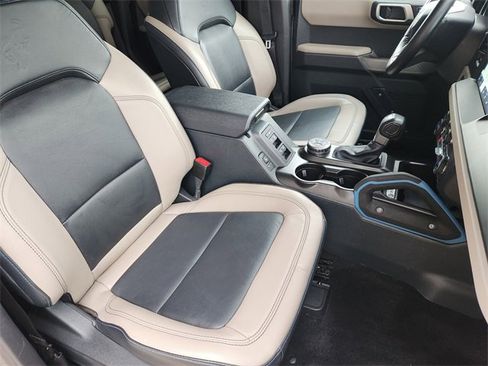 Used 2023 Ford Bronco Wildtrak image 14