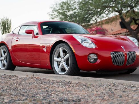Used 2009 Pontiac Solstice Coupe RWD image 16