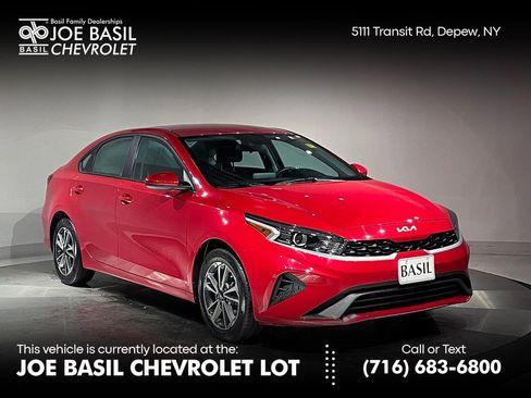 Used 2023 Kia Forte LXS image 1