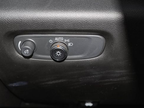 Certified 2023 Chevrolet Traverse High Country image 33