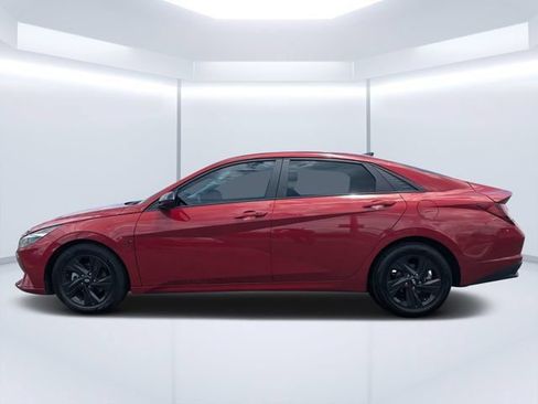 Used 2022 Hyundai Elantra SEL w/ Cargo Package FWD image 6