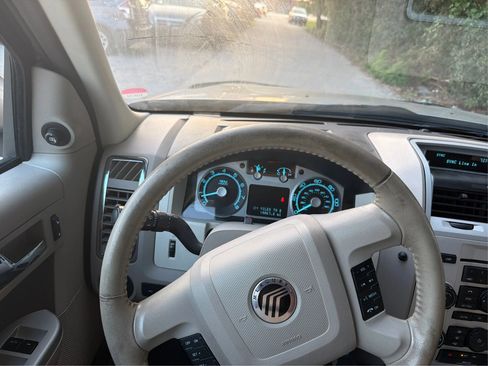 Used 2010 Mercury Mariner Premier FWD image 20