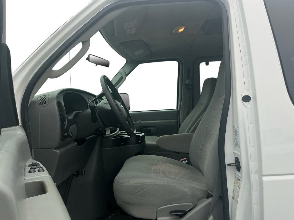 Used 2006 Ford E-350 and Econoline 350 Extended Wagon Super Duty RWD image 14