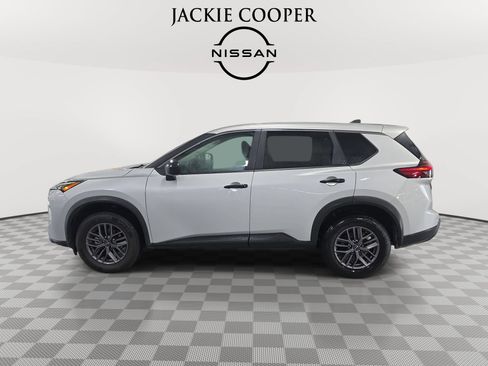 Used 2024 Nissan Rogue S FWD image 8