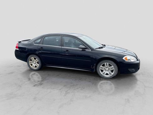 Used 2011 Chevrolet Impala LT FWD image 19