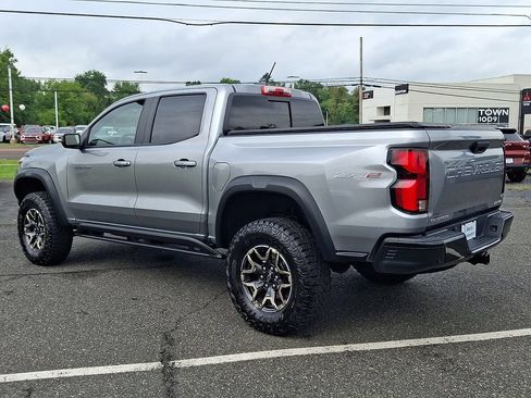 Used 2024 Chevrolet Colorado ZR2 w/ Safety Package AWD/4WD image 9