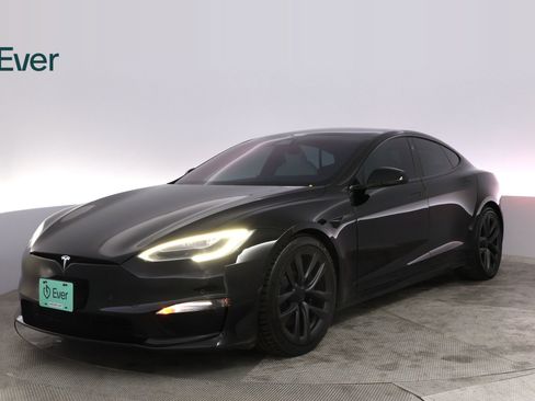 Used 2022 Tesla Model S Plaid AWD/4WD image 2