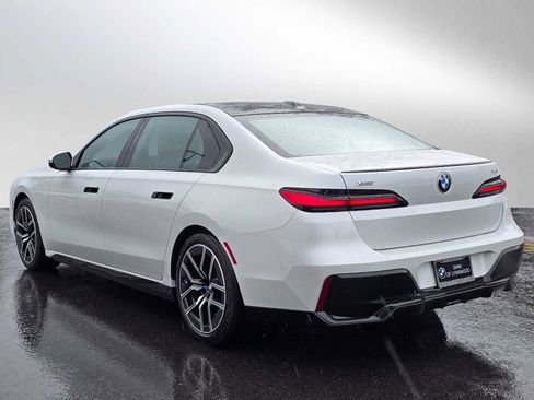 Used 2025 BMW 740i xDrive w/ Executive Package AWD/4WD image 6