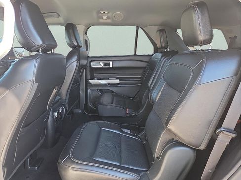 Used 2021 Ford Explorer Limited w/ Equipment Group 301A image 11