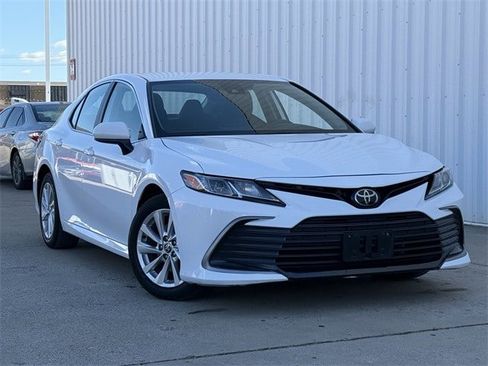 Used 2024 Toyota Camry LE image 2