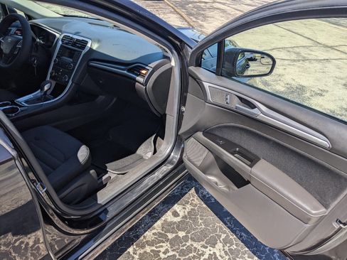 Used 2013 Ford Fusion SE FWD image 13