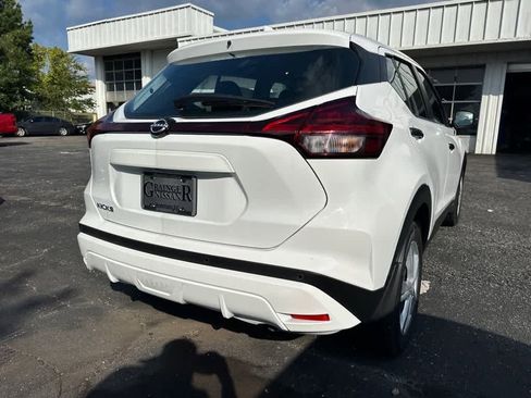 New 2025 Nissan Kicks Play S FWD image 3