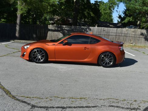 Used 2014 Scion FR-S RWD image 3