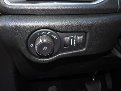 New 2026 Chrysler Pacifica Pinnacle image 29