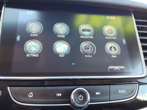 Used 2020 Buick Encore Preferred AWD/4WD image 19