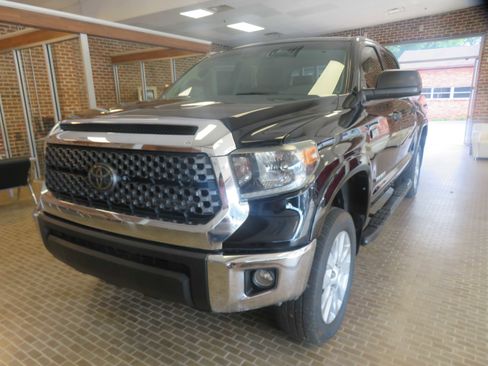 Used 2019 Toyota Tundra SR5 AWD/4WD image 2